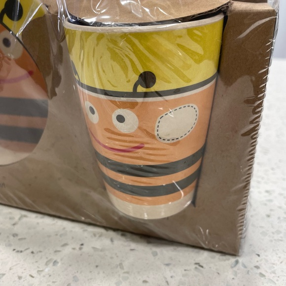 3/$20 Bamboo Ware Kids Dinnerwear Bumblebee Design, Eco-Friendly,Dishwasher safe - Picture 10 of 14